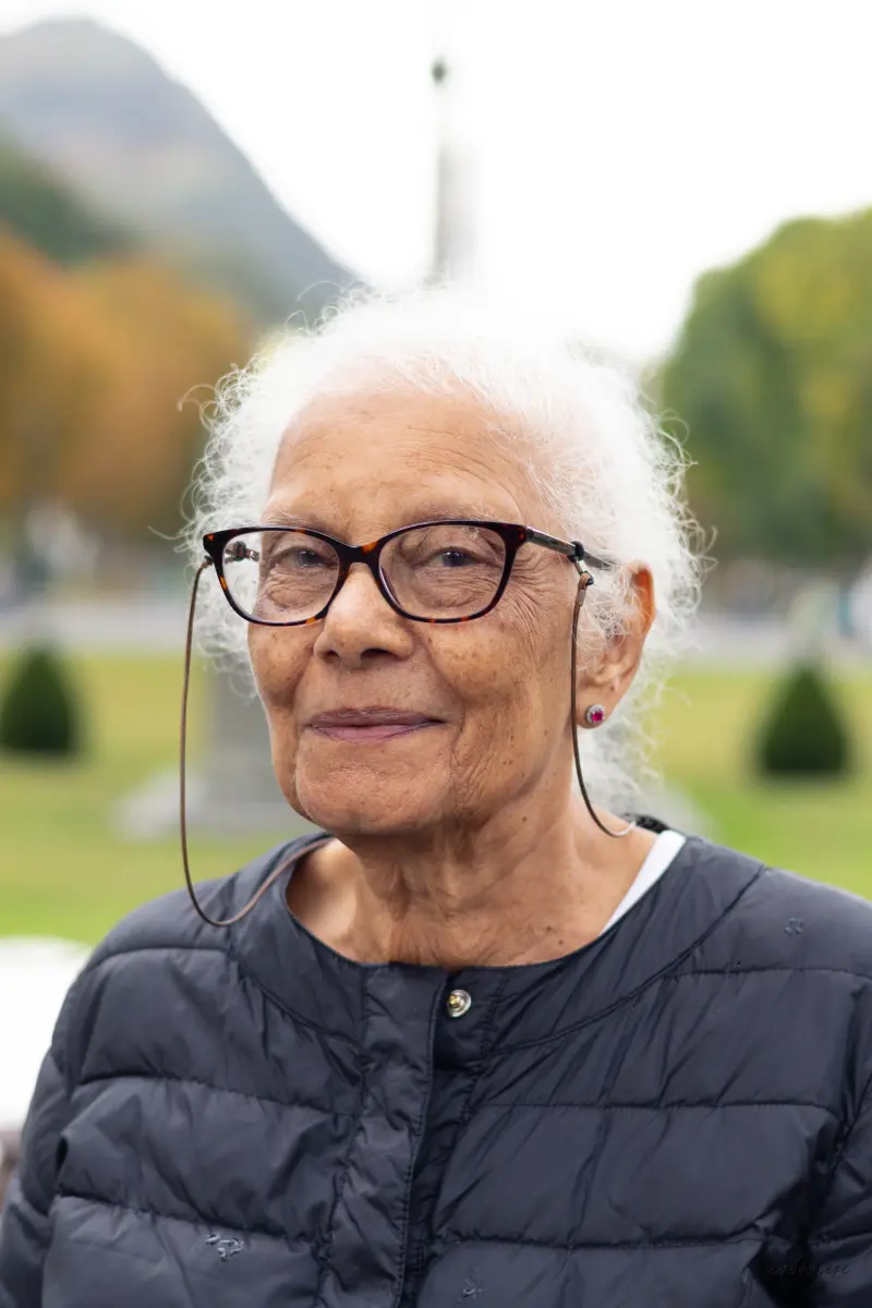 Angela — outdoor portrait in Oviedo